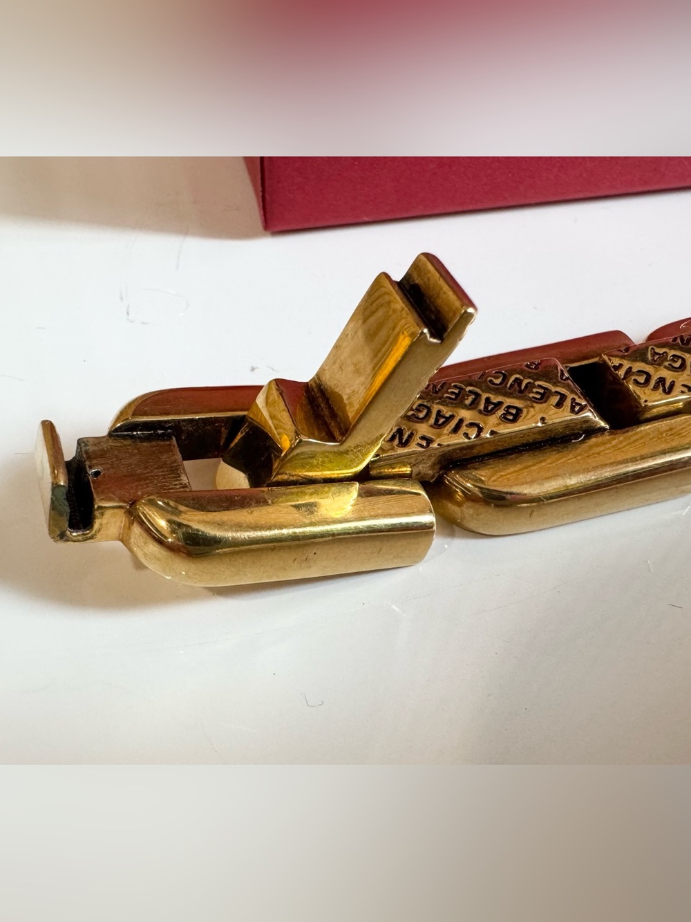 BALENCIAGA Gold Precious Logo Link Bracelet - Picture 7 of 12